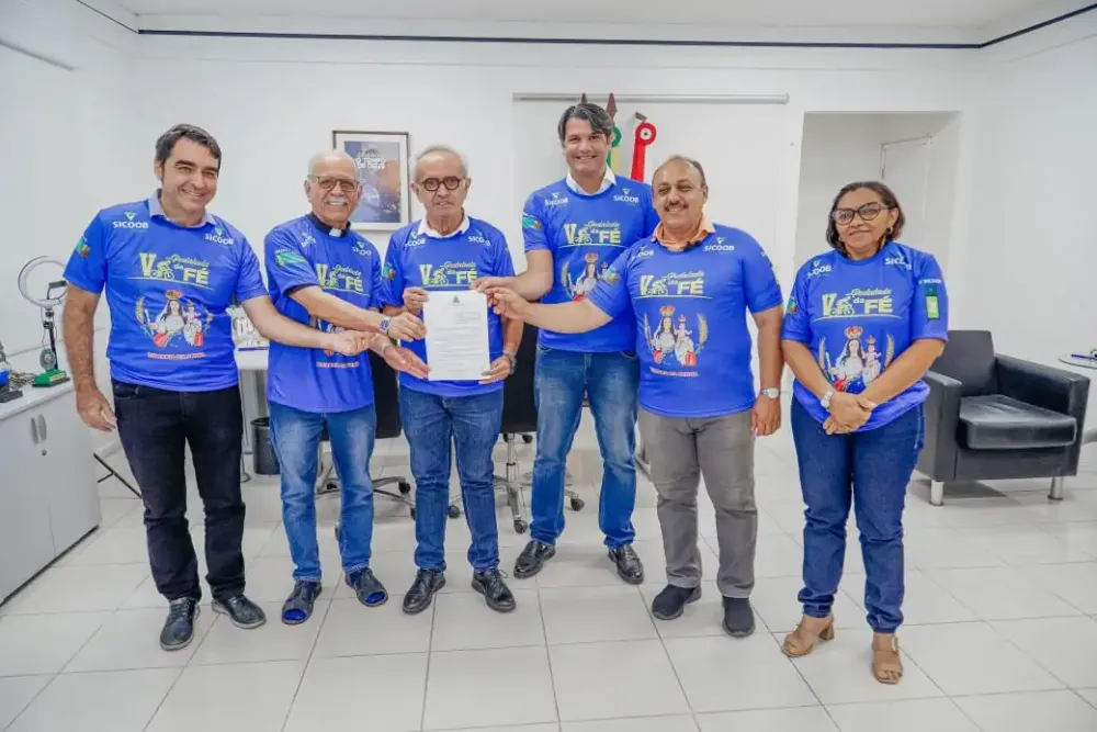 Prefeito Cícero Lucena Sanciona Lei que Institui a 'Pedalada da Fé' como Evento da Romaria da Penha