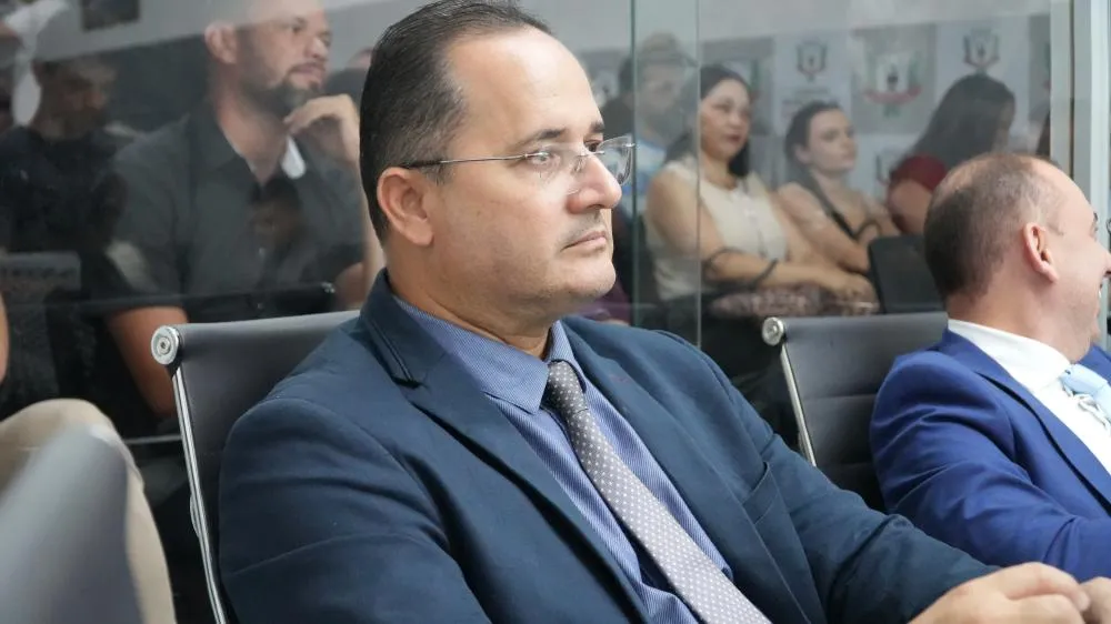 Vereador João Alves Júnior apresenta requerimentos em prol da população de Santa Rita na 25ª sessão ordinária